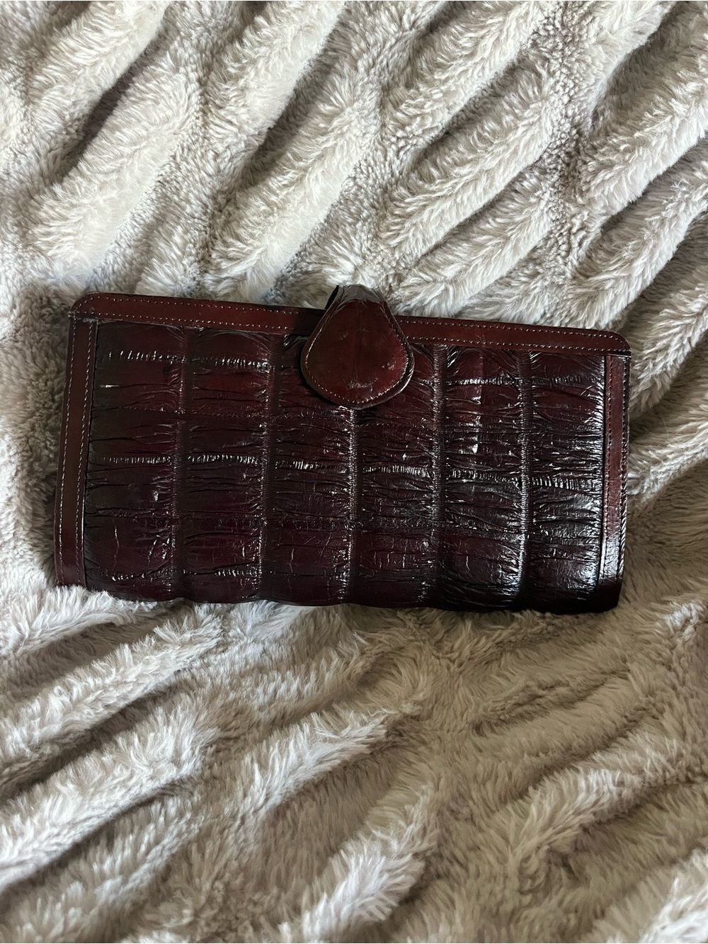 Croc-/EELโEmbossed Leather Clutch Wallet in Deep Burgundy